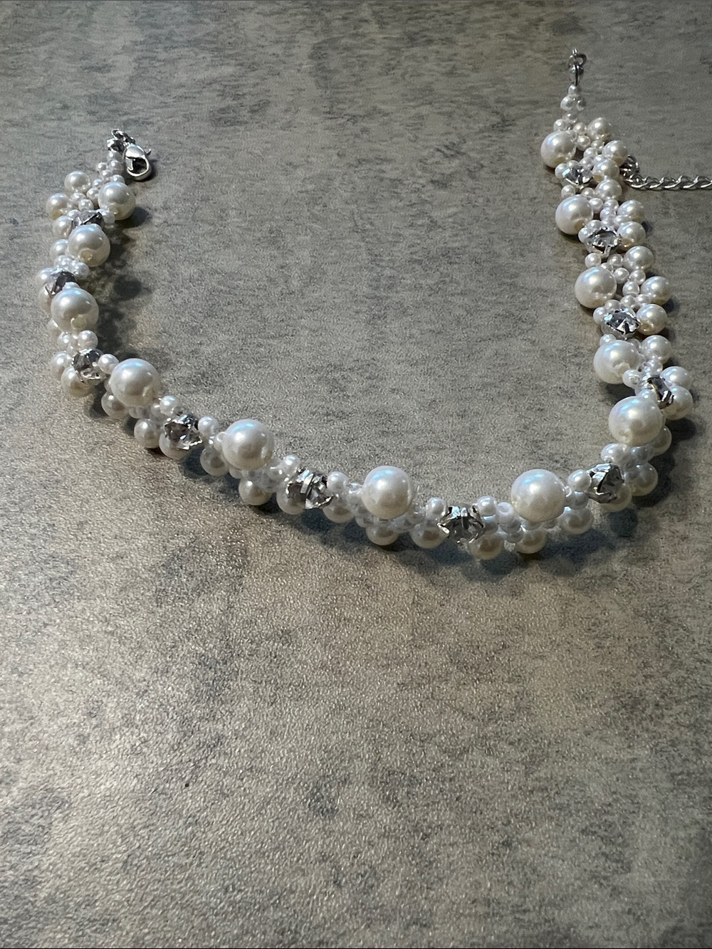 Claire's White Pearl Cluster chocker
with Silver Accents - Picture 1 of 2